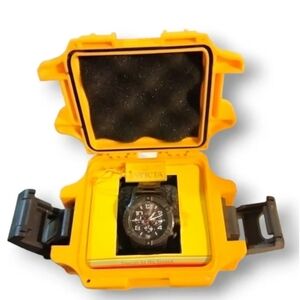 Invicta Mens Speedway Watch 19667 Gunmetal Grey Stainless Steel With Hard Case